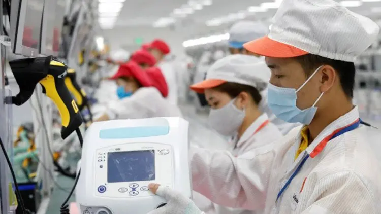 Vietnam: Vaksin Covid Dalam Negeri Akan Tersedia pada Kuartal Empat