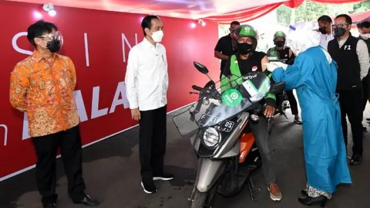 Jokowi Inginkan Layanan Vaksinasi Drive Thru Diperluas 