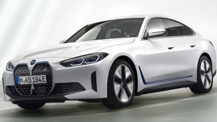 BMW Ungkap Tampilan BMW i4 All-Electric