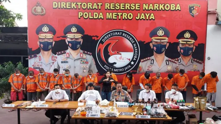 Polda Metro Jaya Bongkar Industri Rumahan Tembakau Gorila