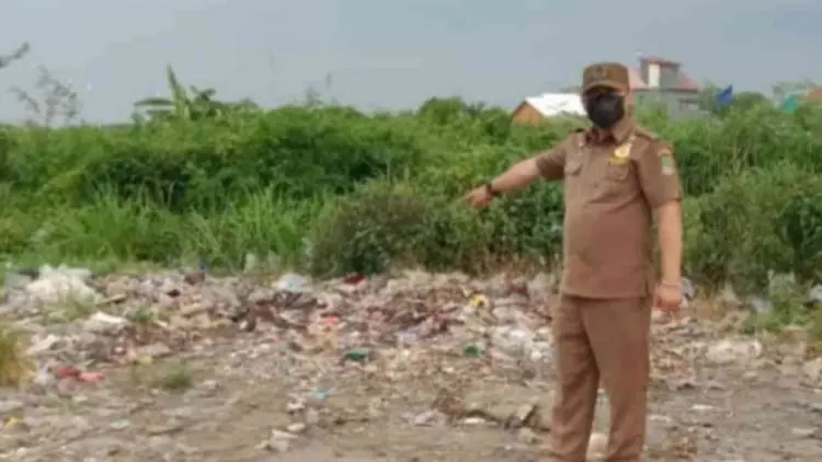 Pemkab Bekasi Ancam Pidana Pembuang Sampah di Perum GCC