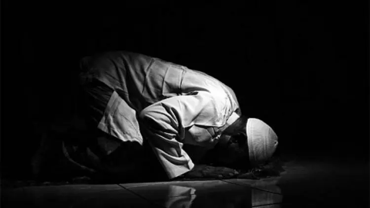 Lima Pahala dan Keutamaan Salat Tahajud