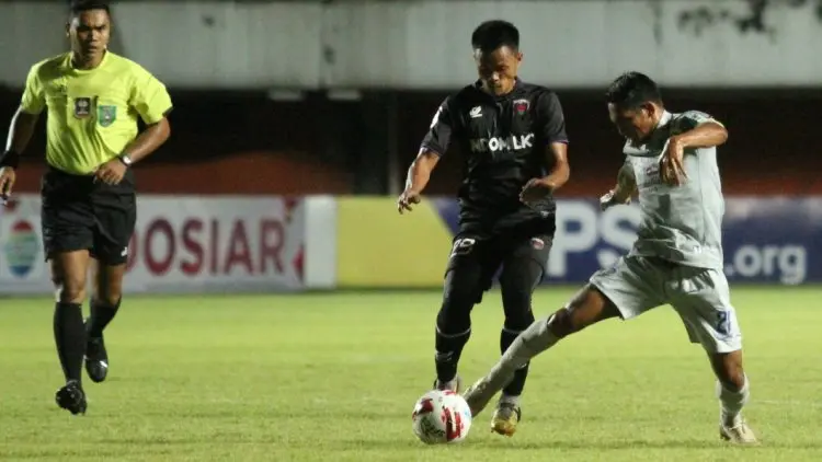 Robert Alberts Sebut Persib Pantas Menang Atas Persita
