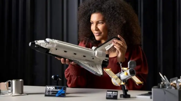 LEGO Rilis Seri NASA Space Shuttle Discovery