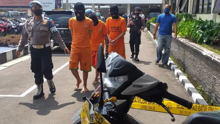 Curat Bu Kades, Pelaku Sudah Intai di Sekitar BCA Kota Wisata