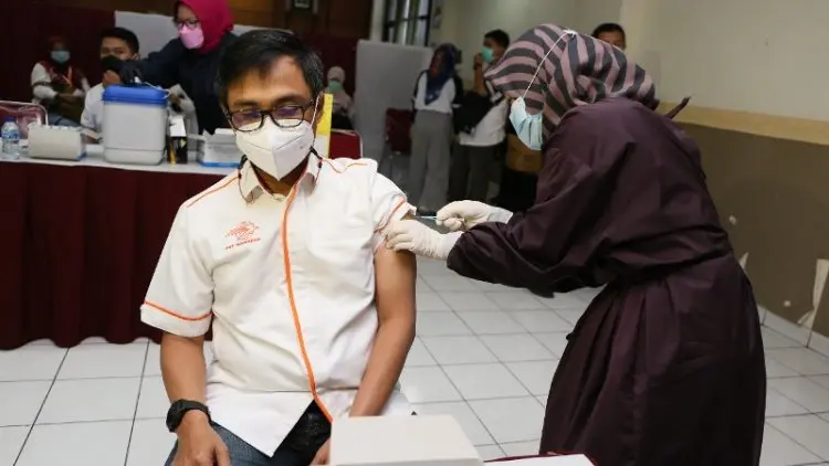 12 Ribu Karyawan Pos Indonesia Disuntik Vaksin Covid-19