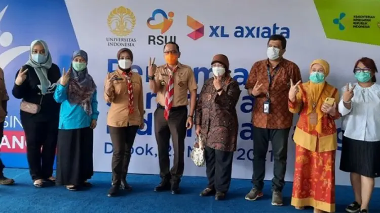 Istri Ridwan Kamil Tinjau Sentra Vaksin RSUI Depok