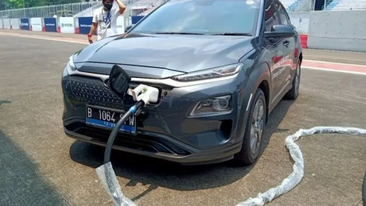 Target Produksi 600.000 Mobil Listrik pada 2030