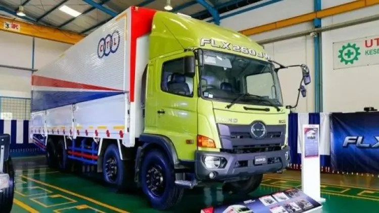 Hino Rilis Truk Ranger FLX260 JW dan Bus R260 AS