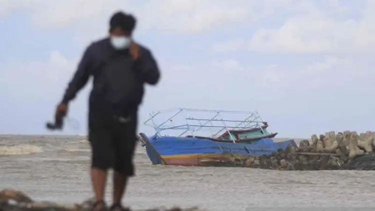 Horee, Nelayan Kecil di Indramayu Dapat Asuransi Jiwa dari Pemkab