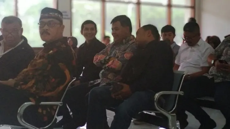 KPK Geledah Kediaman Keluarga Aa Umbara