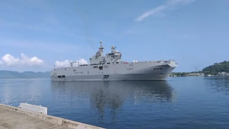 Dua Kapal Perang Prancis Bersandar di Dermaga Sabang