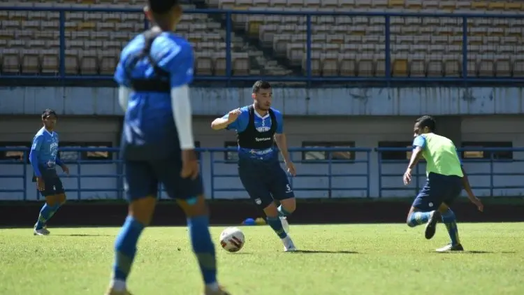 Begini Permainan Sepak Bola Indonesia Menurut Farshad Noor