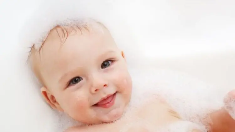 Jangan Salah Pilih, Ini 7 Sabun Bayi yang Aman Untuk Kulit si Kecil!