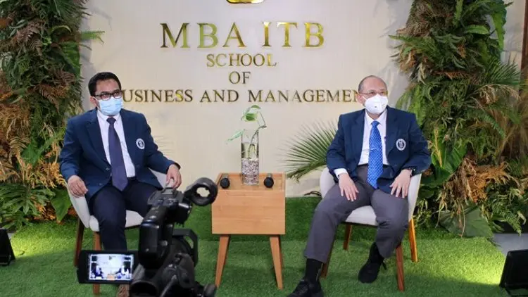 Foto: Wisuda Virtual SBM ITB