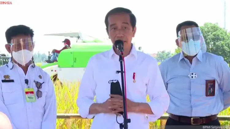 Di Indramayu, Jokowi Dengarkan Keluhan Para Petani