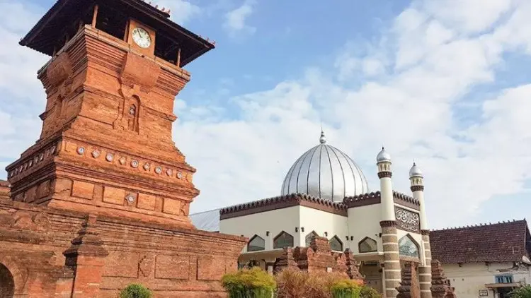 Yuk Kenalan dengan 7 Masjid Paling Unik di Indonesia