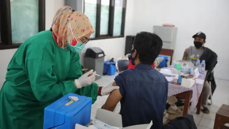 Stok Vaksin Covid-19 bagi Tenaga Pendidikan Aman