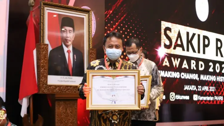 Ajib, Sumedang Raih Penghargaan SAKIP RB Award 2020