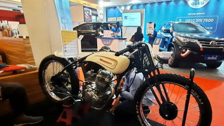 Motor Custom Siswa SMK Mercusuar Jakarta Mejeng di IIMS Hybrid 2021