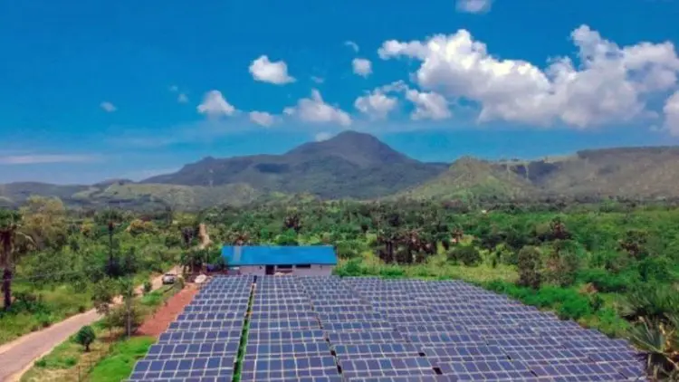 Pengamat: Pengesahan RUU Energi Baru Terbarukan Akan Tarik Investasi