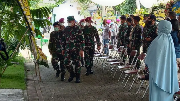 KSAL Melayat ke Rumah Duka Korban Nanggala 402 di Bogor
