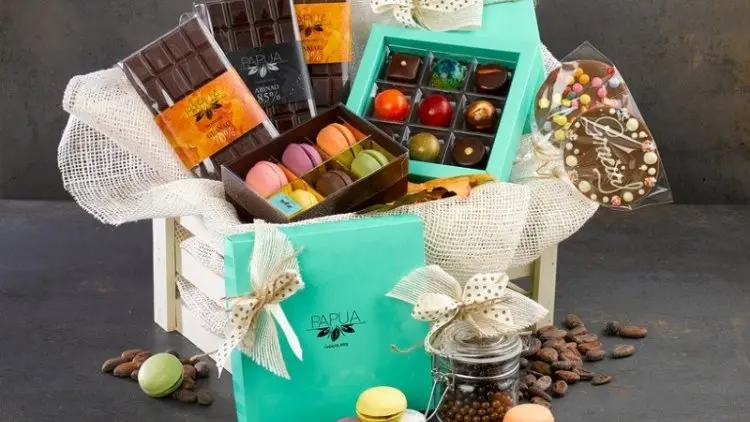 Tradisi Kirim Bingkisan Makanan Jelang Hari Raya
