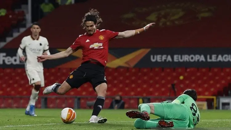 Cavani dan Fernandes Bawa MU Hajar AS Roma 6-2