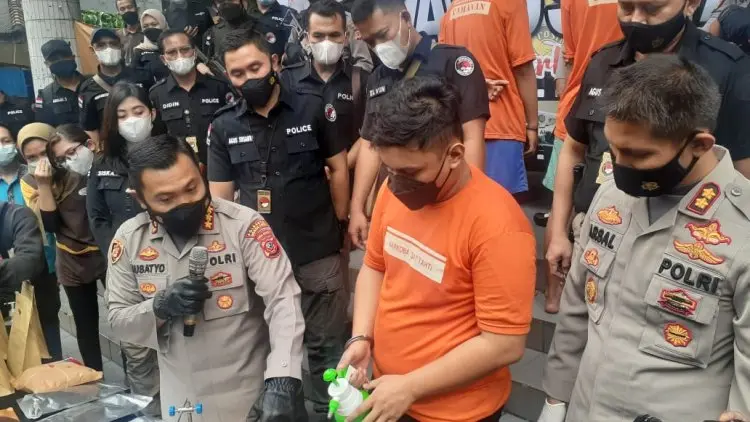 Satnarkoba Polresta Bogor Ungkap Pabrik Tembakau Gorila