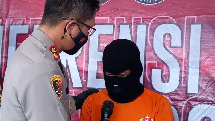 Darimana Tukang Ojek Tenjolaya Dapat Air Soft Gun Glock dan Colt?