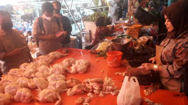 Jelang Lebaran, Harga Daging Ayam dan Bawang Merah di Bandung Alami Peningkatan