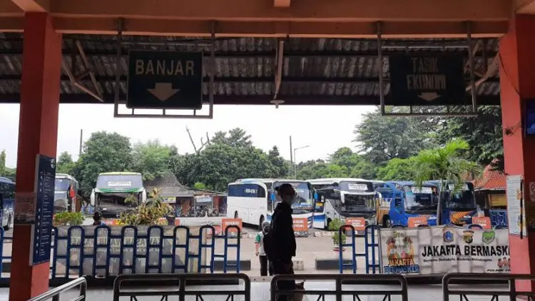 Terminal Kampung Rambutan Belum Gunakan Bus Pariwisata untuk Pemudik