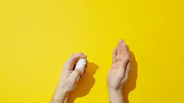 Cara Cerdas Memilih Hand Sanitizer yang Tepat