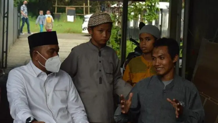 Bukber dan Memberi Santunan kepada Santri Ponpes Yatim dan Dhuafa Albarokah
