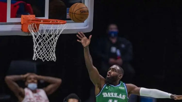 7 Tripoin Masuk, Hardaway Pimpin Mavs Gilas Cavalliers