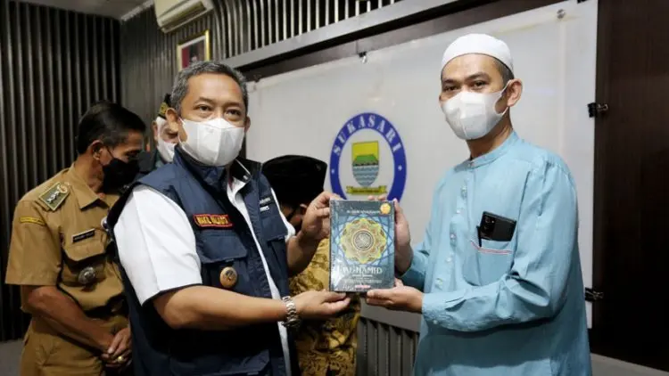 Kecamatan Sukasari Sebar 300 Al-Quran kepada 36 DKM