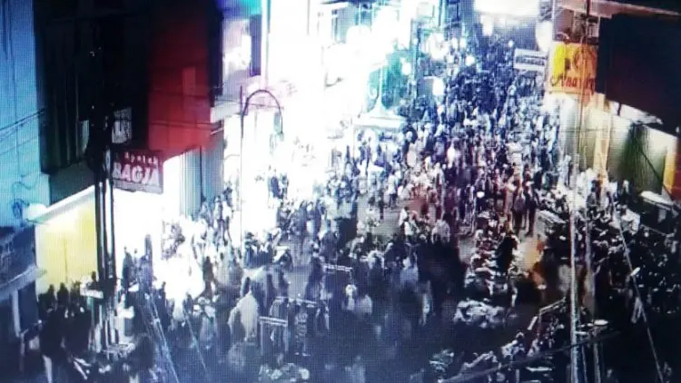 Takbir Keliling Dilarang, tapi Kerumunan Warga Garut Tak Terhadang