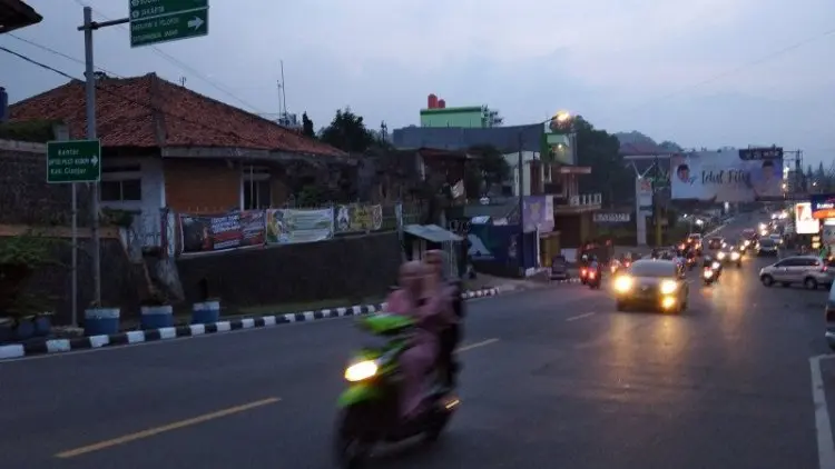 Lebaran di Tengah Pandemi, Tak Ada Antrean Kendaraan di Jalur Puncak-Cianjur