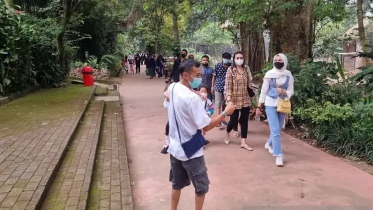 Kebun Binatang Bandung Mulai Terlihat Penampakan Pengunjung pada H+1 Lebaran