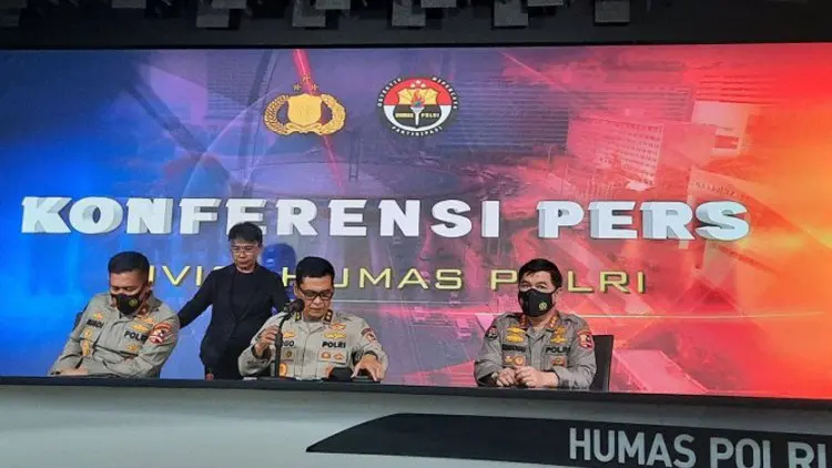 Polri Resmi Tahan Munarman Terkait Dugaan Terorisme