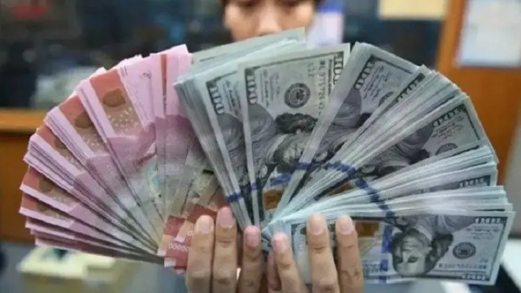 Rupiah Melemah Tertekan Khawatirnya Naik Kasus COVID-19