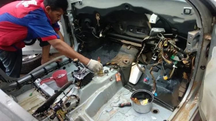Begini Cara Hemat dan Mudah Rawat Mobil di Rumah