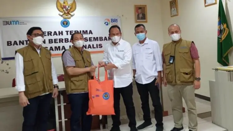 Bersama PWI Peduli Jabar, BRI Salurkan Bantuan bagi Warga Terdampak Pandemi