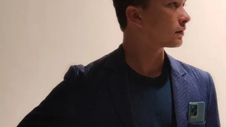Lama 'Menghilang', Nicholas Saputra Jadi Brand Ambassador Ponsel