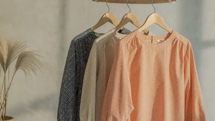 Ragam Koleksi Uniqlo Batik Motif 2021