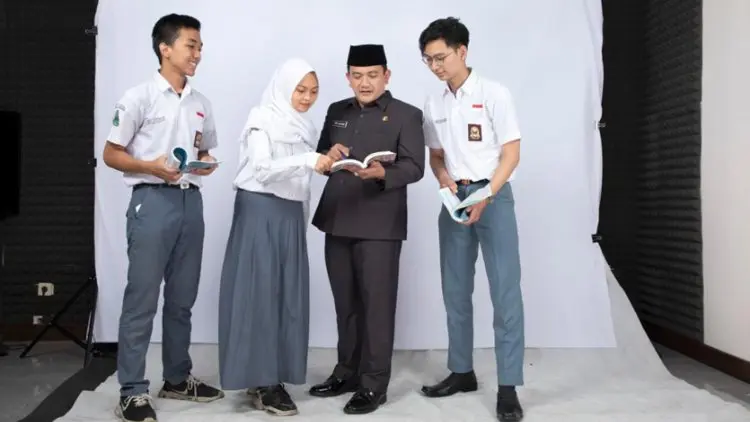 PPDB Jabar 2021: Sekolah di Mana Saja Sama