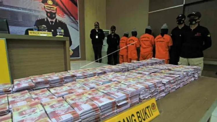 Polres Indramayu Tangkap Pengedar Uang Palsu Senilai Rp11,5 Miliar