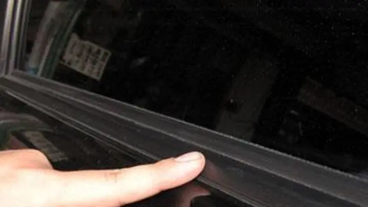 Merawat Karet Pintu Mobil Agar Tetap Awet