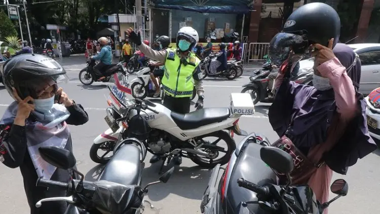 Parkir Liar di Bandung Masih Marak, Perda Derek Belum Maksimal