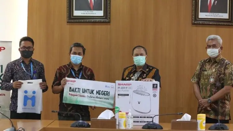 Puskesmas dan RS Kota Bandung Terima Bantuan 100 Unit Air Purifier dan APD